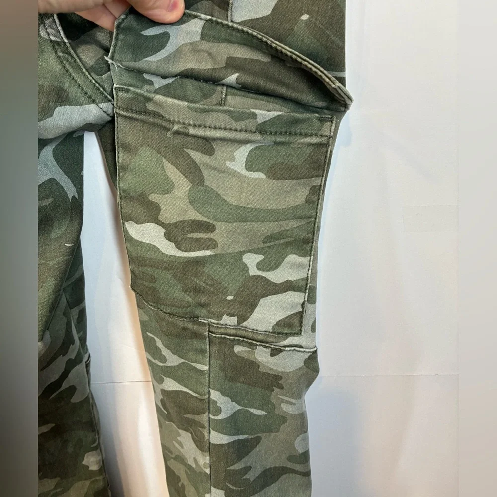 Justice Camo Cargo Skinny Pants Girls Size 16 Plus Green Stretch Pull-On